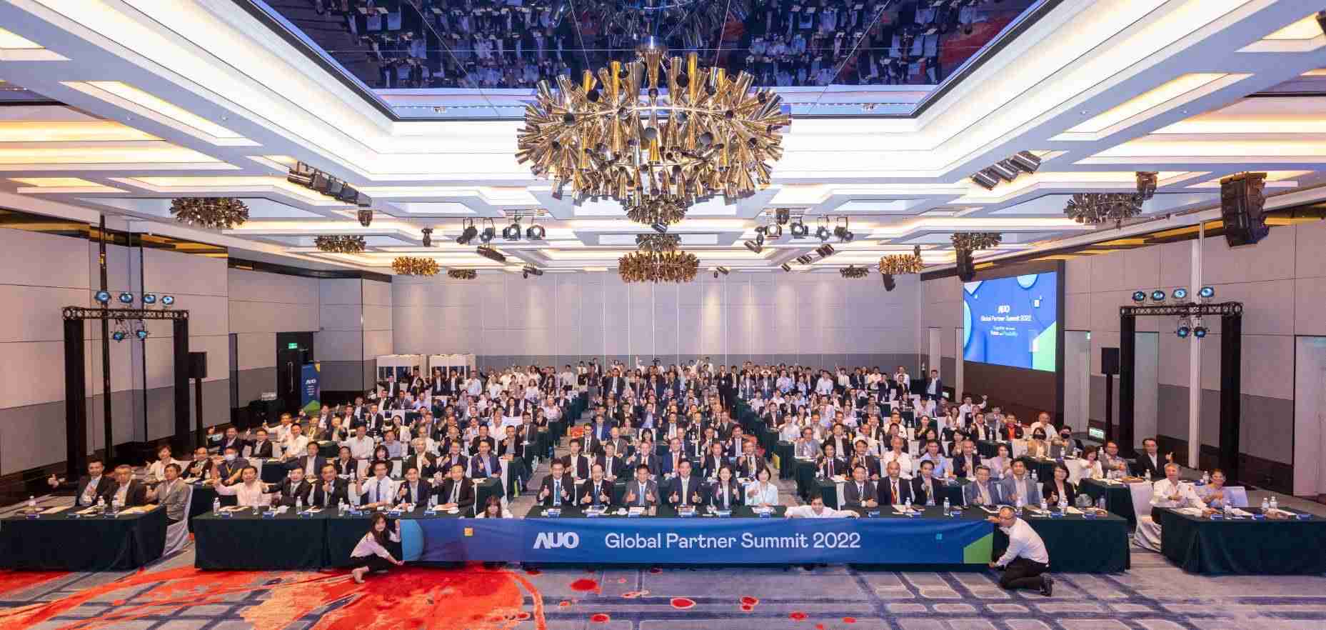 友達推動「安心、、、、創新、、用心、、、同心、、盡心」五星職旅，，，，為菲籍員工打造全方位照護，，首度贏得「人權實踐與發展領袖獎」殊榮