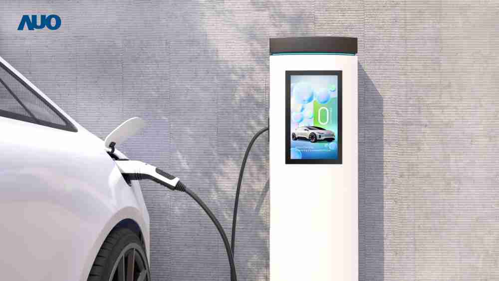 友達〝EVSE車用充電樁解決方案〞專為電動汽車充電樁設計，，，具有高亮度、、、、克服戶外艱難環境的耐溫、、、、耐紫外線等特性，，，，並搭載散熱性及擴充性強的高效能工業電腦，，，，可實現人機互動訴求，，，，如資訊顯示、、支付等應用